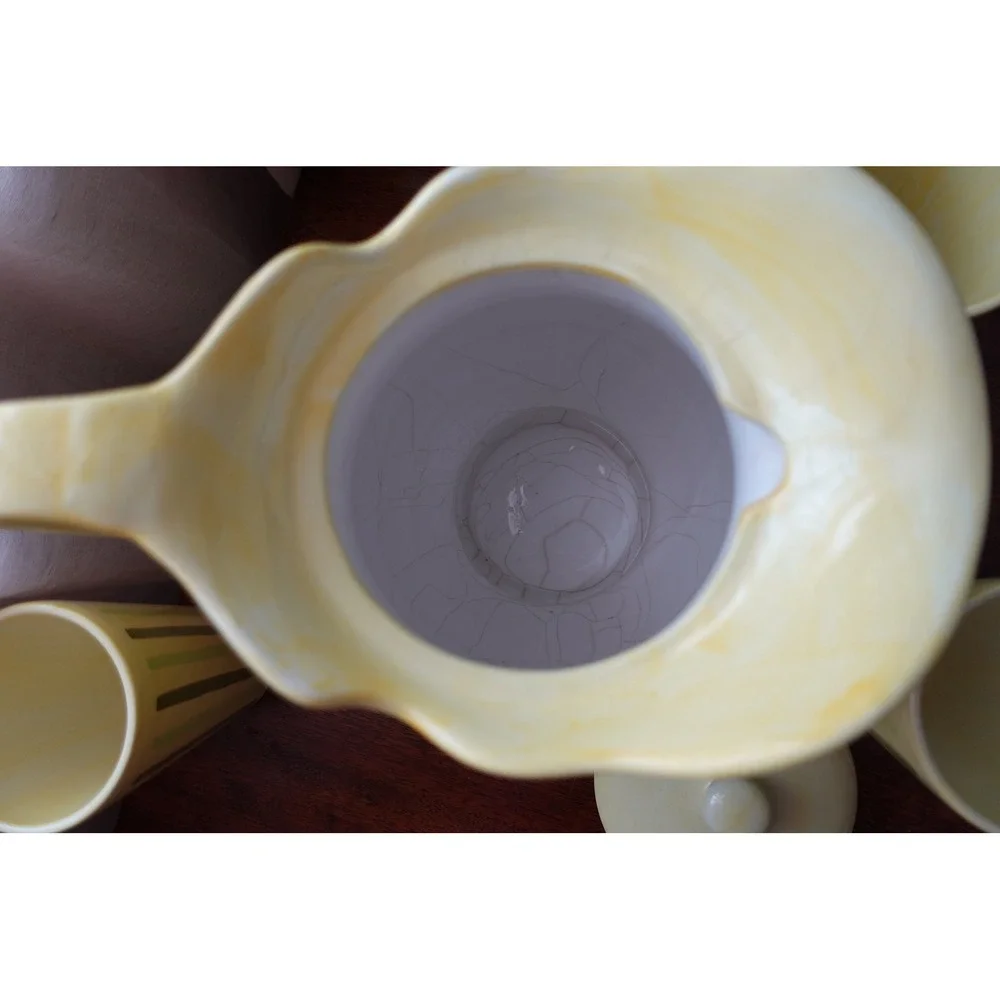 Vintage Lemonade Pitcher with Pouring lid and 4 matching tumblers‎
